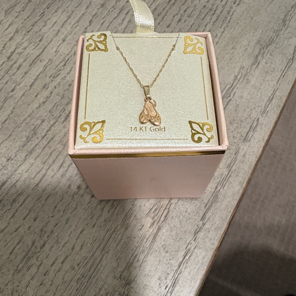 Elegant Gold Necklace